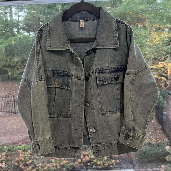 Embroidered Girl Denim Jacket - Picture 3 of 8